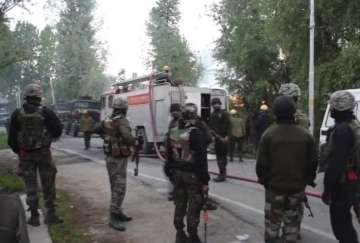 Jammu and Kashmir: CRPF jawan injured during ongoing encounter in Pulwama