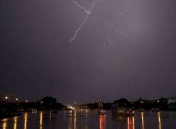 Thunderstorm disturbs normal life in western UP, Delhi-NCR; 3 killed in Firozabad
