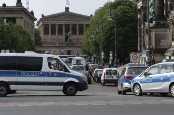 Police shoot at 'rampaging' man at Berlin Cathedral