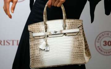 $380,000 for a handbag: Hermes purse shatters auction record - CBS
