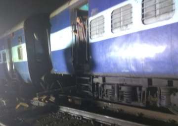 12840 Howrah Mail derail