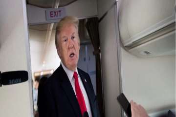  
A comedian claims to have spoken for several minutes with US President Donald Trump by pretending to be Senator Robert Menendez while on board Air Force One.
