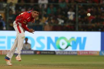 IPL 2019: Injury scare for KXIP's Moises Henriques, Mujeeb