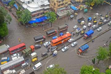 Heavy rain lashes parts of Kerala