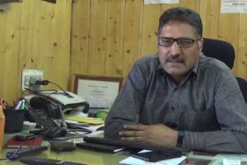 Veteran journalist and editor of 'Rising Kashmir' newspaper Shujat Bhukari and his crew were attacked by militants in Srinagar on Thursday. 
 
