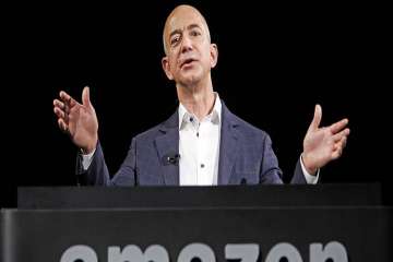 With USD 142 billion net worth, Bezos tops the ranking of richest persons, according to Bloomberg Billionaires Index.