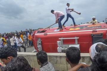 Maratha quota stir turns violent