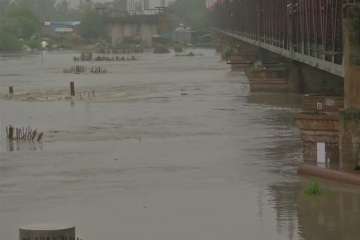 Delhi rains flood Yamuna danger mark