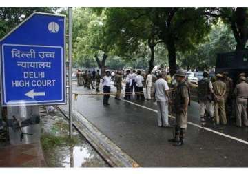 Delhi HC questions Maharashtra police over Gautam Navlakha's arrest