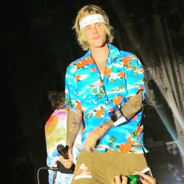 Celebrity style statement: Singer Justin Bieber goes all floral