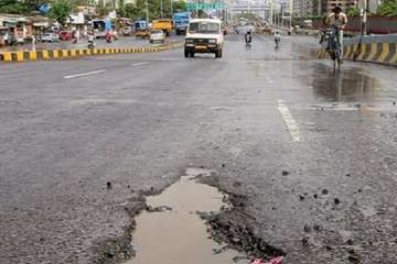Mumbai pothole