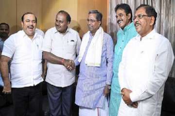 Members of the Janata Dal (Secular)-Congress Coordination panel Danish Ali, H.D. Kumaraswamy, Siddaramaiah, K.C. Venugopal, and G. Parameshwara in Bengaluru on Friday.  