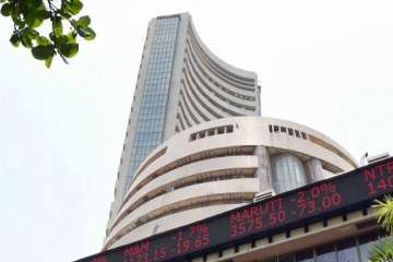 Sensex cracks 350 points in opening trade