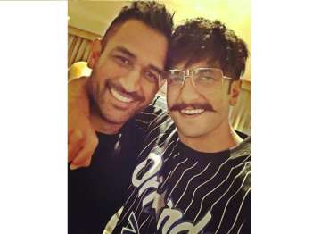 ranveer singh with ms dhoni selfie