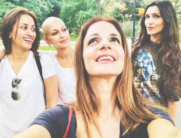 sussanne khan instagram photo with sonali bendre