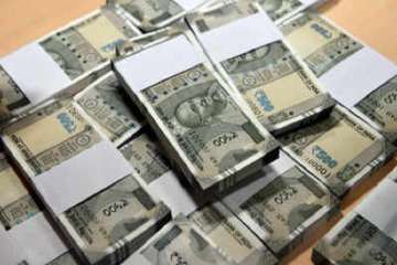 Rupee strengthens by 22 paise