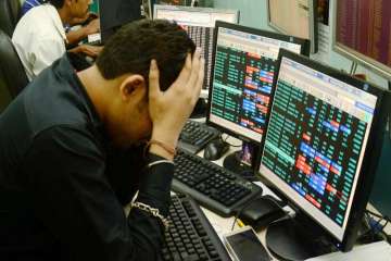 Sensex drops 200 points on Monday 