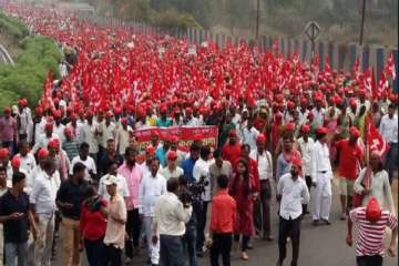  
The farmers and workers, participating in the rally, want remunerative prices for crops as per the Swaminathan Committee recommendations.