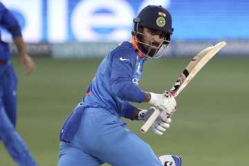 KL Rahul regrets taking unsuccessful review, fans in no mood to spare him
