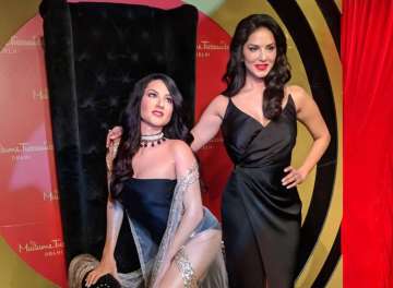 Sunny Leone unveils her wax statue at Madam Tussauds in Delhi