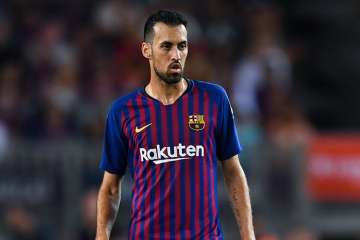 Sergio Busquets signs new contract with Barcelona through 2023