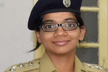 Father salutes IPS daughter in Hyderabad