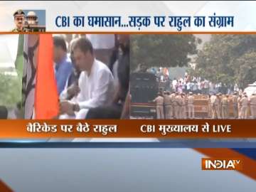 Rahul Gandhi leads Congress protest 