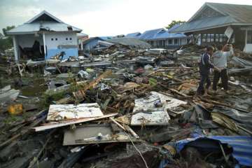 Indonesia earthquake, tsunami death toll crosses 2000
