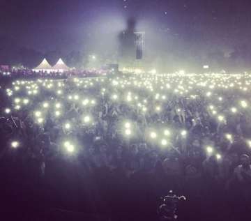 Brian Adams amazed to see his shadow at Gurgaon concert