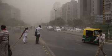 Strong dusty winds bring down mercury in Delhi