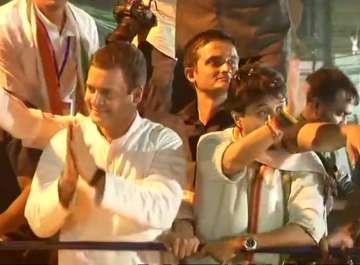 Rahul Gandhi holds roadshow in Indore