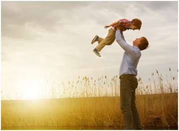 Fathers' behaviours have evolved in humans, study on fatherhood relationship says