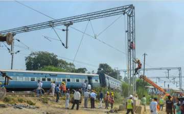 New Farakka Express train derailment