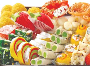 Celebrity nutritionist Rujuta Diwekar pops the bubble about importance of eating Diwali sweets 