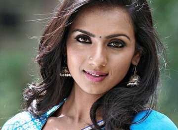 Actor Arjun made unwanted advances, claims Kannada actress Sruthi Hariharan