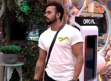 Sreesanth tries to leave house after heated arguement with Romil Chaudhary