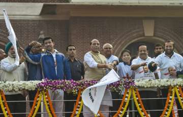 Rajnath Singh flags off the 'Run For Unity' from Delhi's Dhyanchand stadium