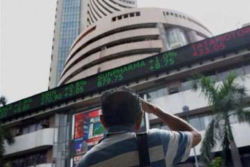 Sensex climbs over 300 points in Monday market closing