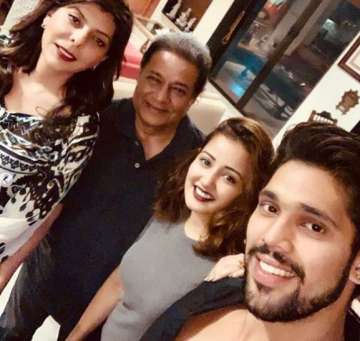 Shivashish Mishra, Anup Jalota and Roshmi Banik’s mini reunion will revive your Bigg Boss 12 memorie