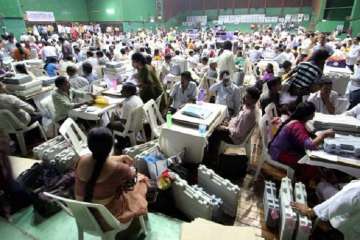 Telangana polls: Election Commission caps candidates' cash expenditure