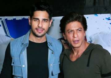 HERE'S WHY Sidharth Malhotra can't stop crushing over Bollywood icons Big B and SRK