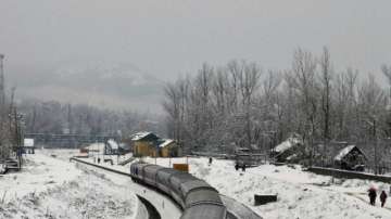 Kashmir shivers in cold, Leh records minus 8.7 degree Celsius