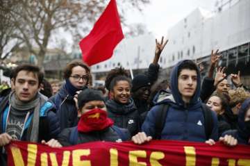 France girds for weekend protests, fearing more violence