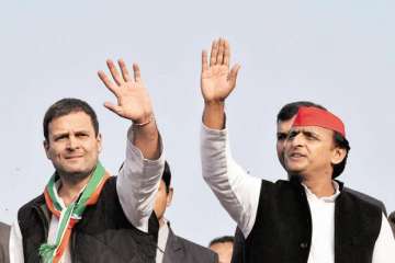 File photo of Rahul Gandhi and Akhilesh Yadav during poll campaign for UP Polls 2017