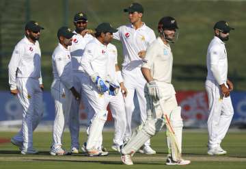 3rd Test: New Zealand rallies to 229/7 on Day 1 after Shah's triple strike