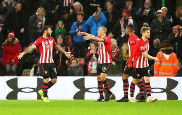 Southampton end Arsenal's unbeaten streak with 3-2 win