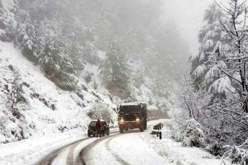 Unabated cold wave in Kashmir, Ladakh in deep freeze