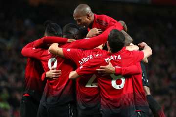 Manchester United beat Fulham 4-1 to end four-match EPL winless run