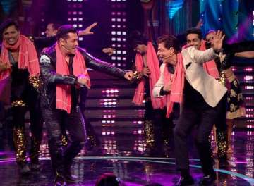 Salman, Shah Rukh’s chemistry turn on the heat, Rohit Suchanti gets evicted