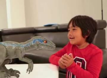 7-year-old boy becomes 2018’s highest paid YouTube star for reviewing toys